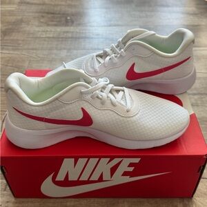 Nike Tanjun Easyon- White and Pink